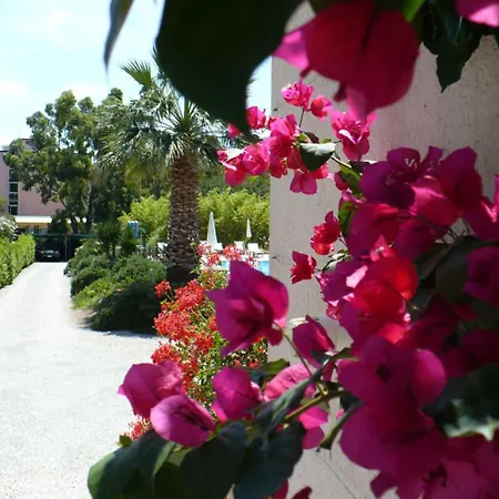 Le Fornaci 마리나디캄포